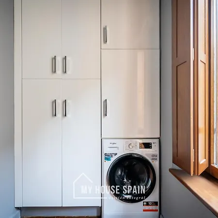 Aparthotel Myhousespain - Moros 41 3*